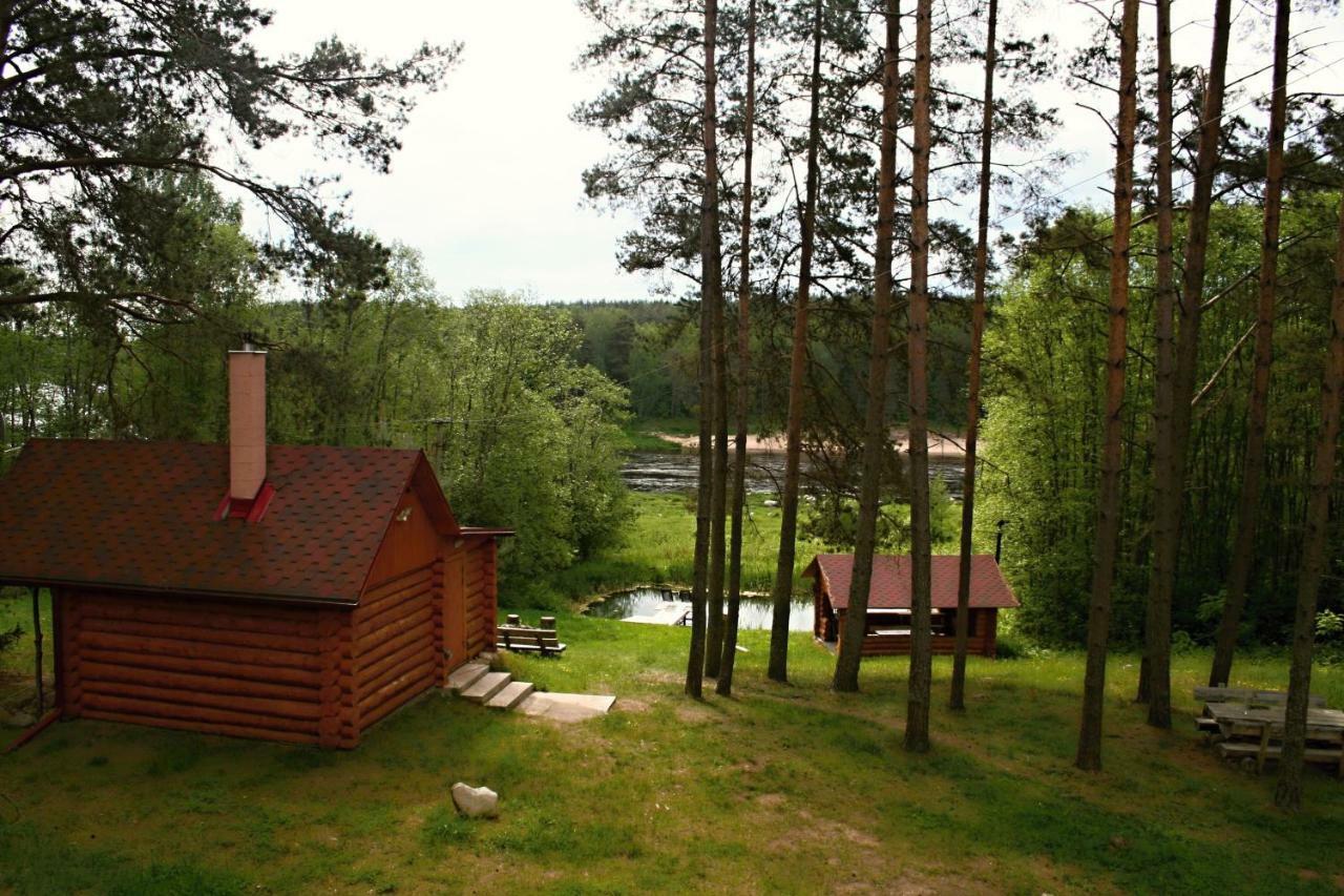 Nature Retreat "Upes Dizvietas" Krāslava Exterior foto
